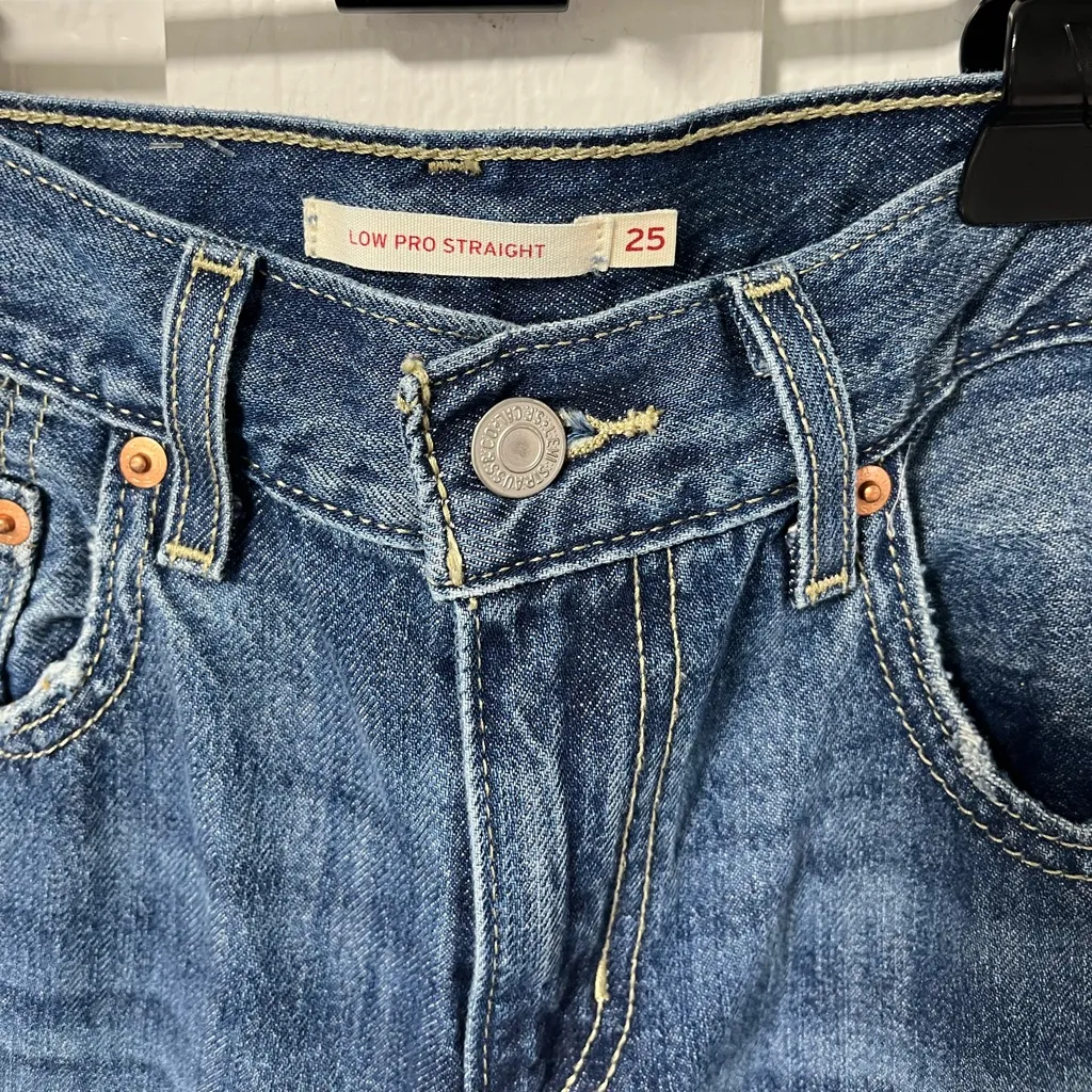 Levi’s Low Pro Straight Medium Wash Denim Jeans size 25 - Image 5