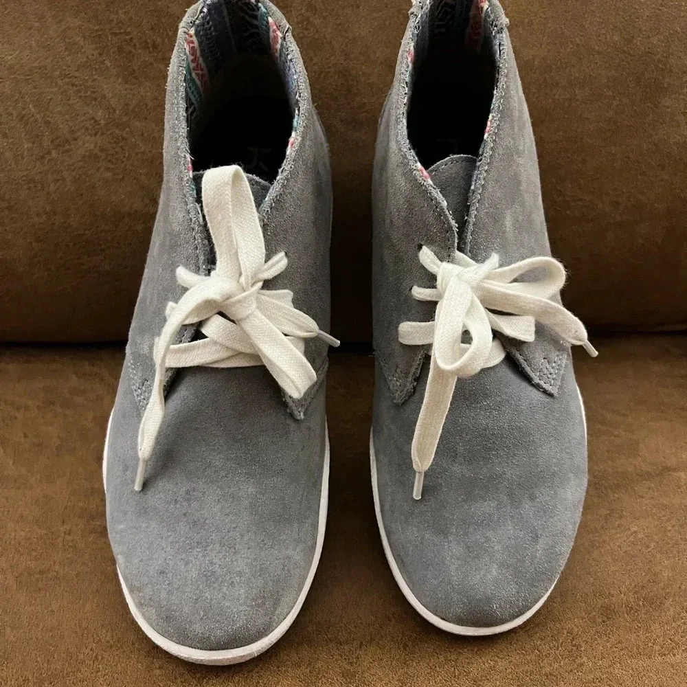 KURU Aalto Chukka Women's Size 7.5 Gray Suede Casual Lace Up Boot Sneakers Hike - Image 3
