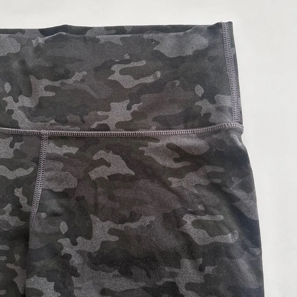 Fabletics Camo High-Waisted Compression Bike Shorts | Size S | Fitness Goals - Image 5