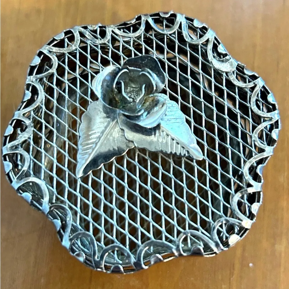 Vintage Silver Plated Mesh Filigree Jewelry Trinket Boxes‎ Flower Heart Shape - Image 3