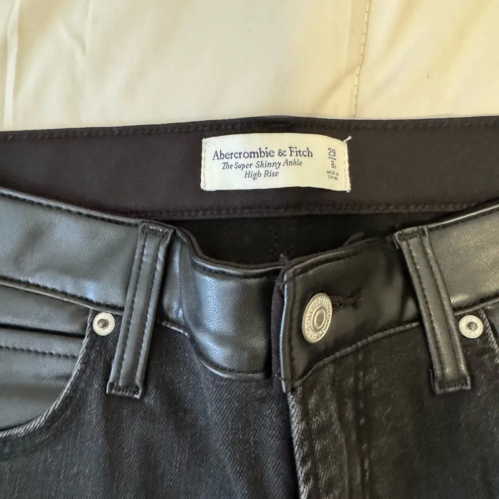 Abercrombie & Fitch Black Ankle High Rise Leather and Denim Jean - Image 3