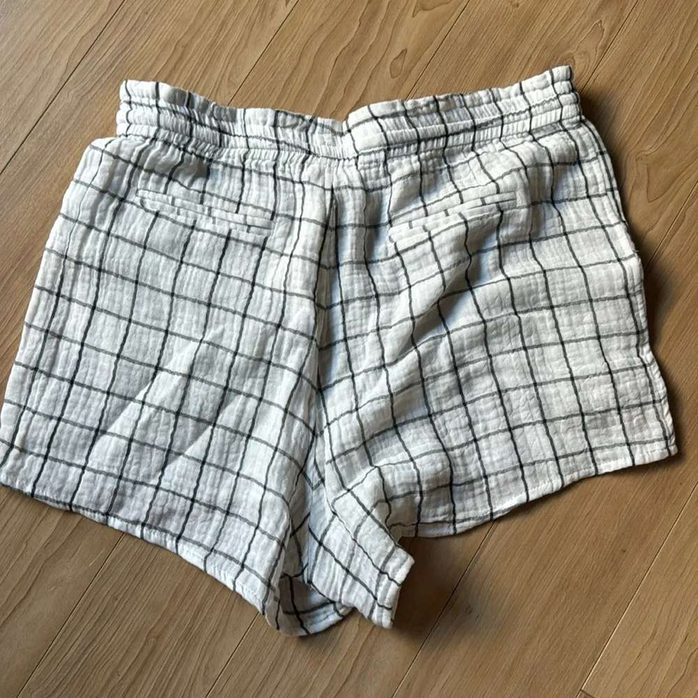 Heartloom Stripped Shorts - Image 3