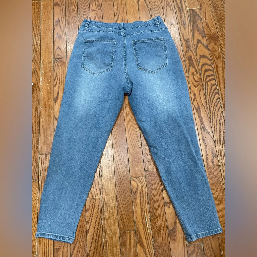 SHEIN Blue Pearl Embellished Cropped Jeans - Image 4