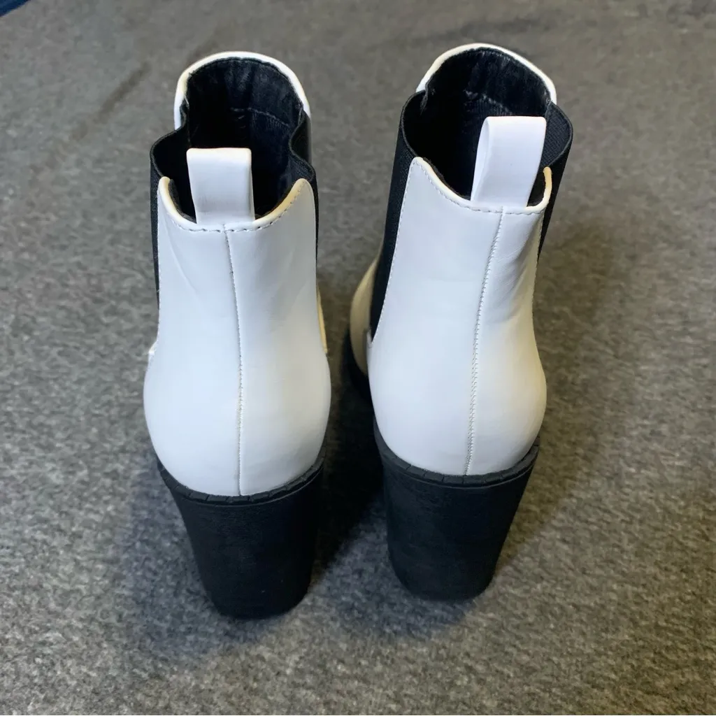 Soda White Chunky Heel Boots - Image 5