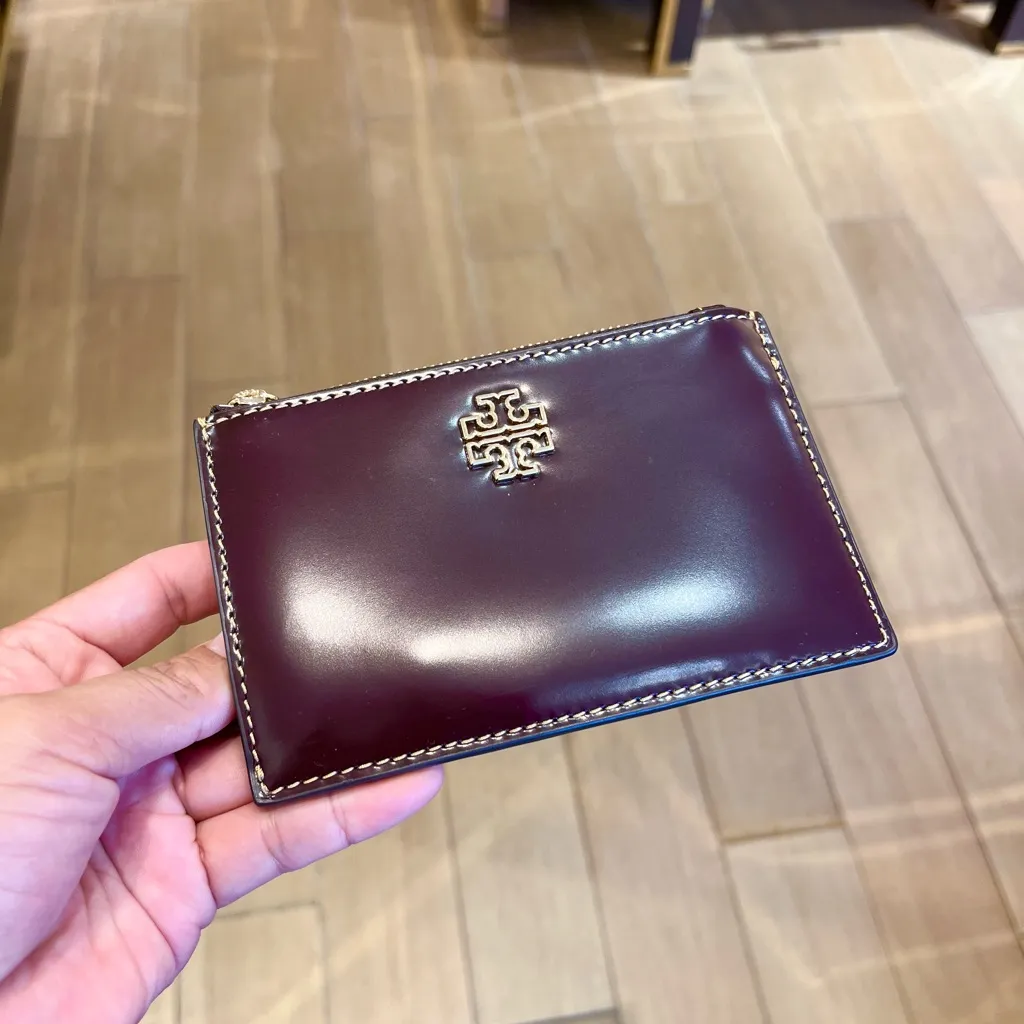 Tory Burch Britten patent Zip Card Case Mini Wallet TEMPRANILLO - Image 4