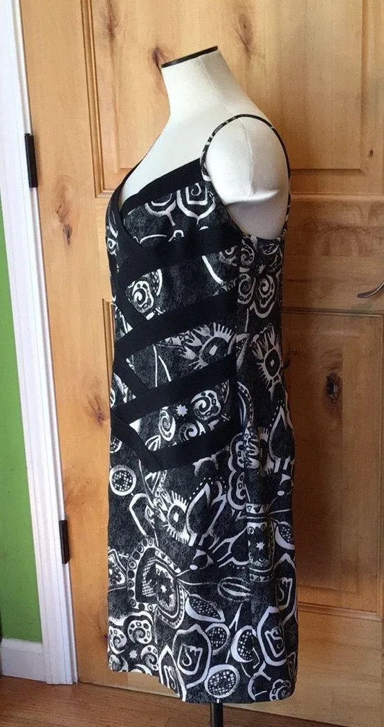 Black Gray White Floral Graphic Bk Zip Dress EUC 16 - Image 4