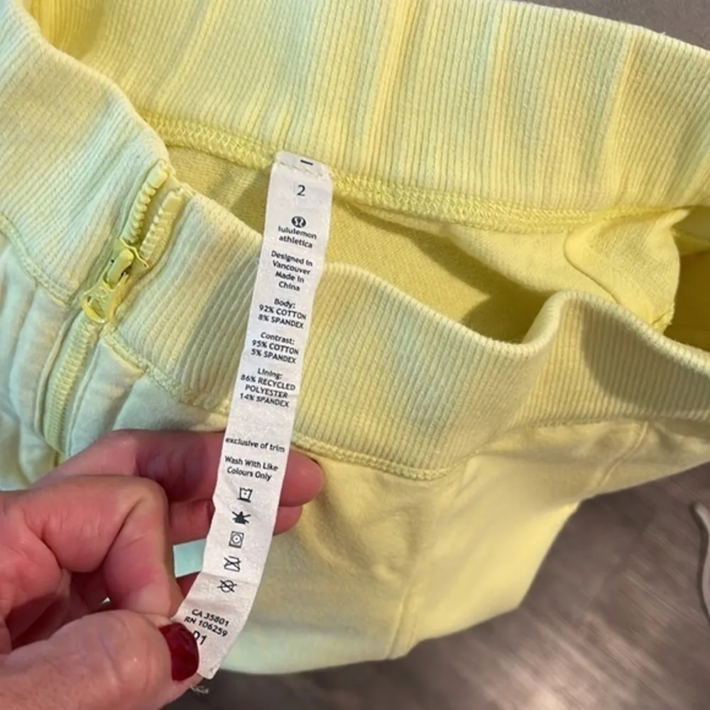 Lululemon Rejuvintae sweat pants size 2 - Image 8