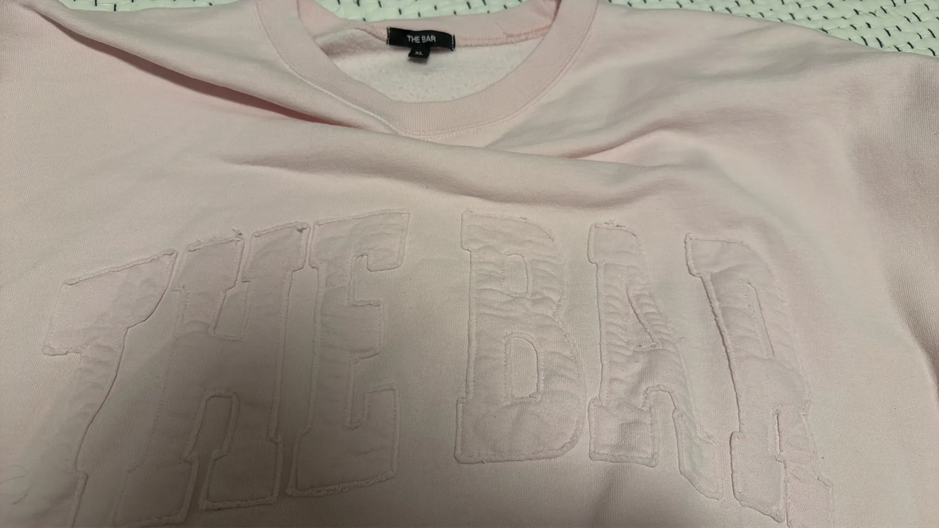 The Bar Varsity Sweatshirt Light Pink - Image 6