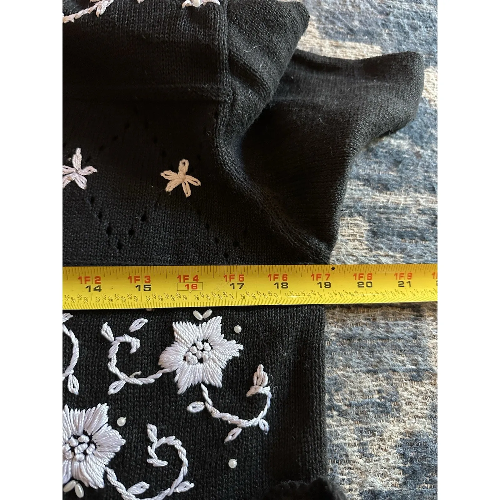 Vintage Short Sleeve Sweater Cardigan Black~White Floral Knitted Pearls Medium - Image 6