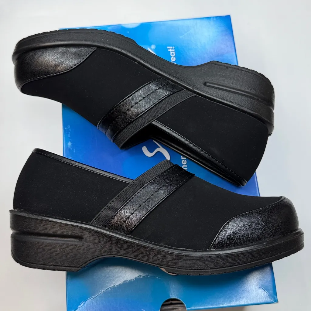 Easy Street Women's Origin Comfort Clogs- Size 7.5 - Image 3