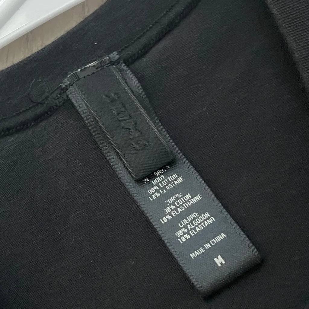 Skims Short Sleeve Tshirt fits everybody womens Black (medium) fitted minimalist - Image 2