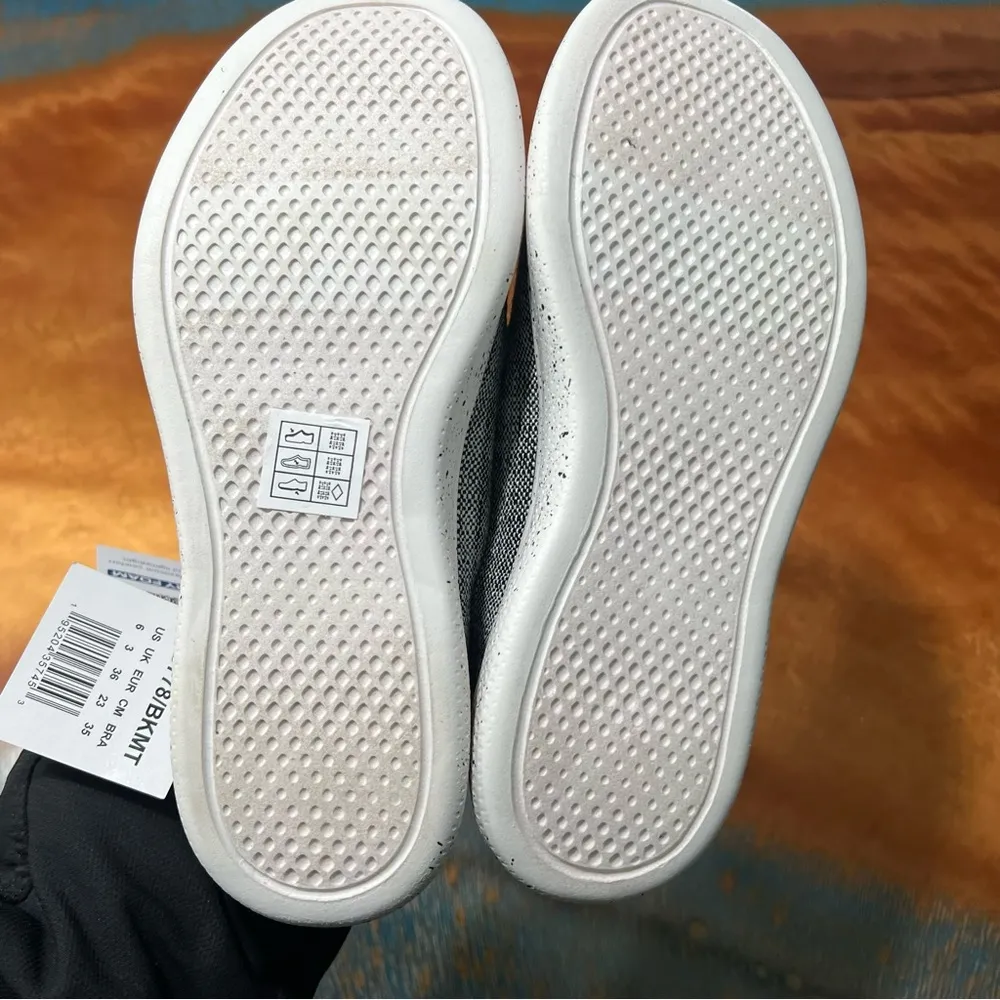 NWT Bobs Skechers Slip on Skipper Big Skies Shoes size 6 black gray print - Image 8