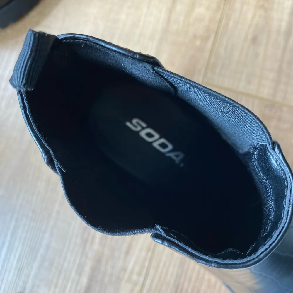 Soda Size 6 Brand Nee Chunky gator skin heel boot grunge festival - Image 3