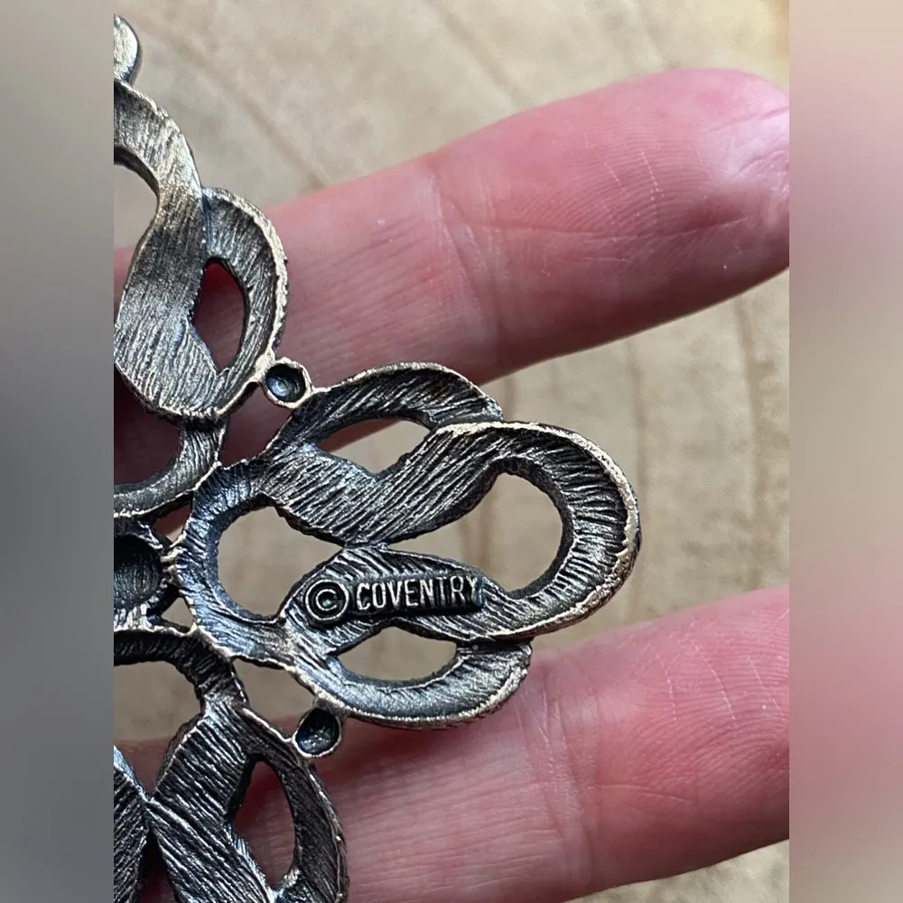 Vintage 70s Sarah Coventry silver metal scroll cross necklace - Image 5