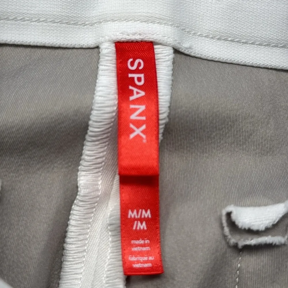 Spanx On The Go Kick Flare Cropped High Waisted White Jeans Size Med EUC #1576 - Image 5