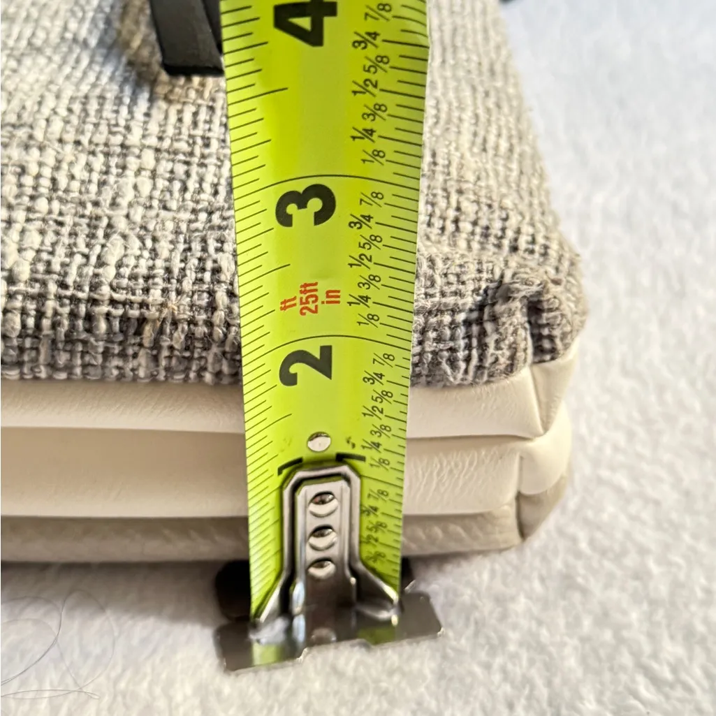 Coco + Carmen Beige and Gray Crossbody Bag - Image 12