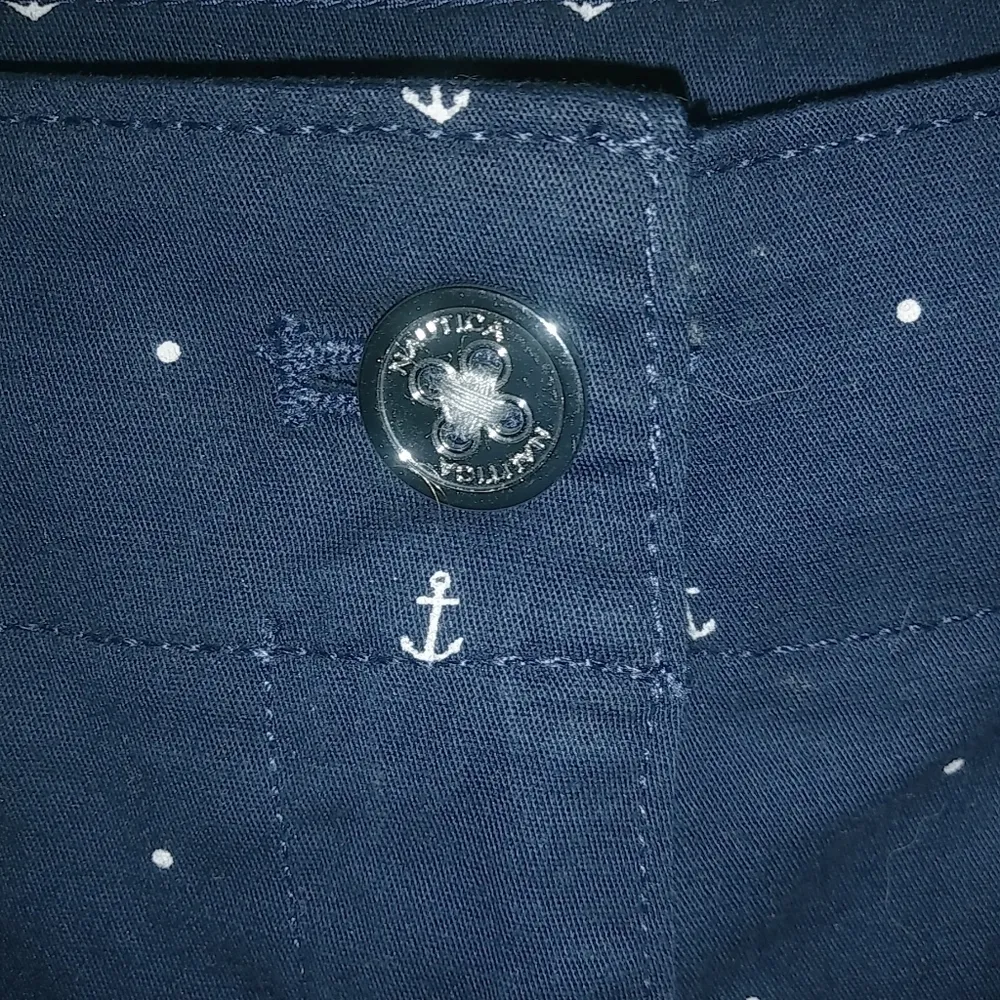 Nautica 8 32 Nautical Anchor Cotton Shorts in Darkest Navy - Image 2