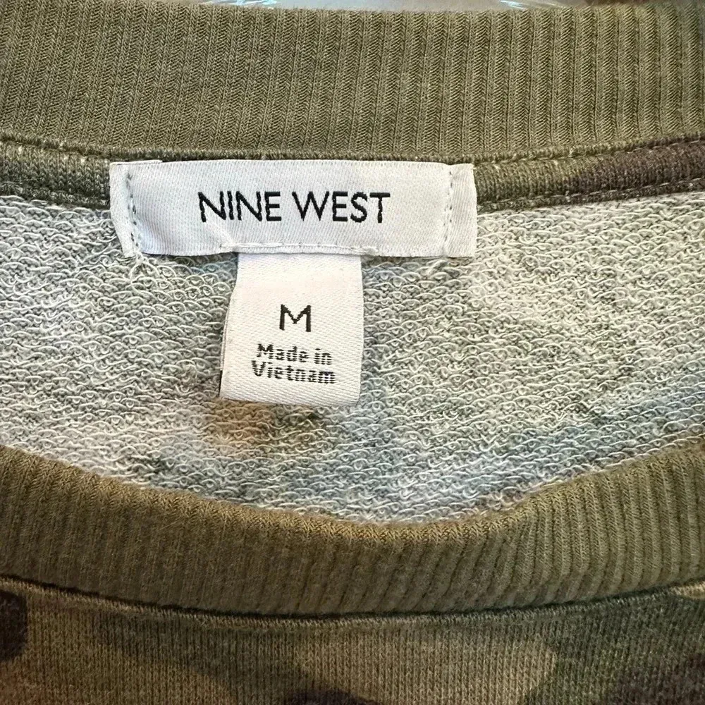 Nine West Camouflage Camo Print Ruffle Pullover Sweater Sweatshirt Size M Medium - Image 7