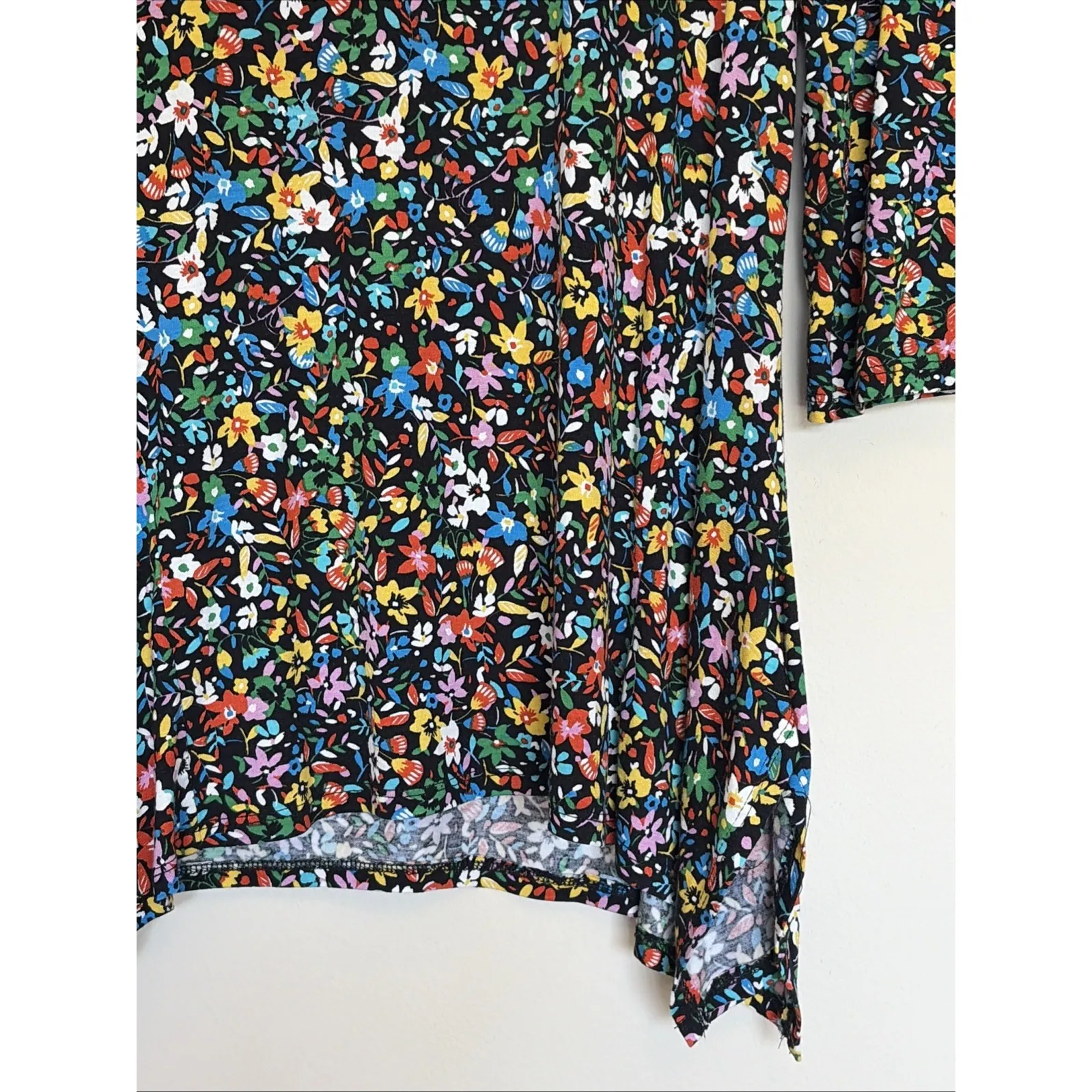 Cable & Gauge Black Colorful Multicolor Floral Flower Stretch Tunic Top Shirt M - Image 2