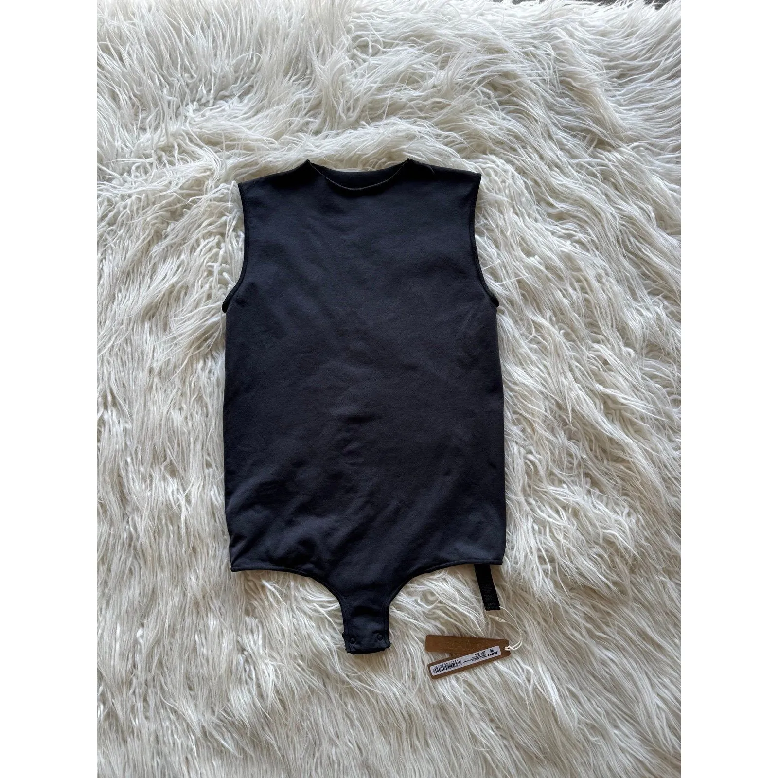 Skims Essential Crew Neck Sleeveless Bodysuit Onyx XXS/XS - Image 4