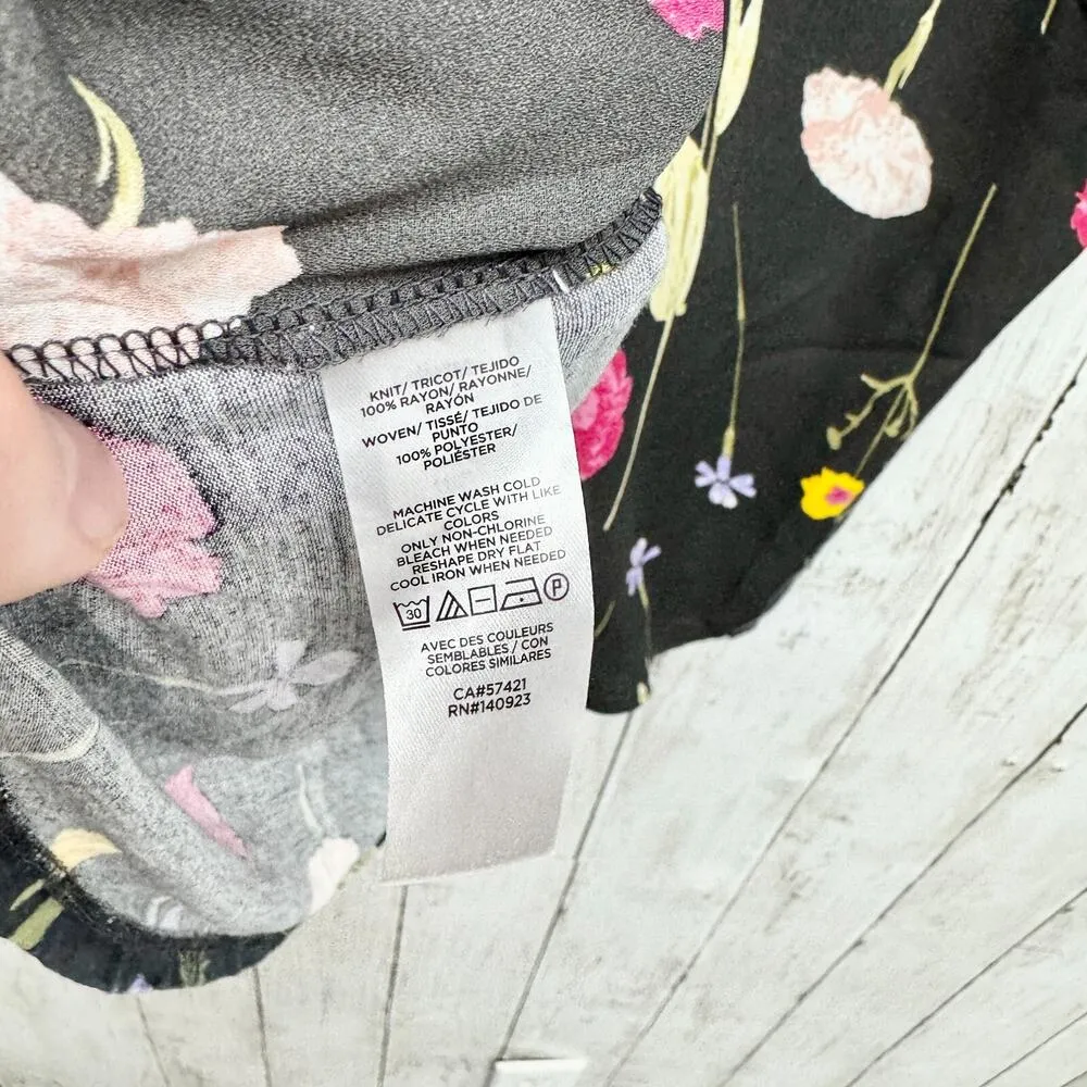 Loft Blouse Women's Size M Cap Sleeve Black Pink Floral Short Sleeve Top Curved - Image 3