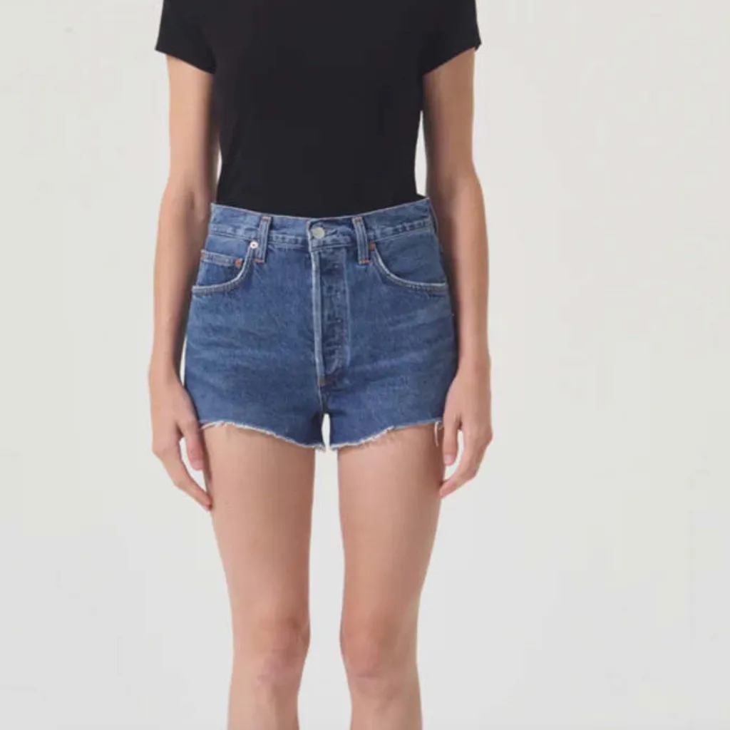 Agolde Mila Short in Enamour Wash - Image 2