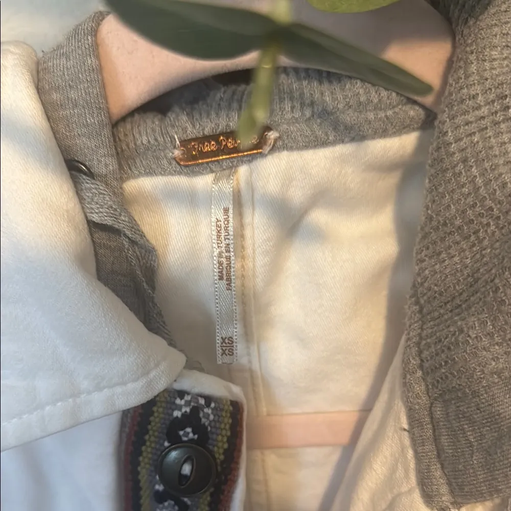 White Jacket with Gray Hood Size XS - Image 3
