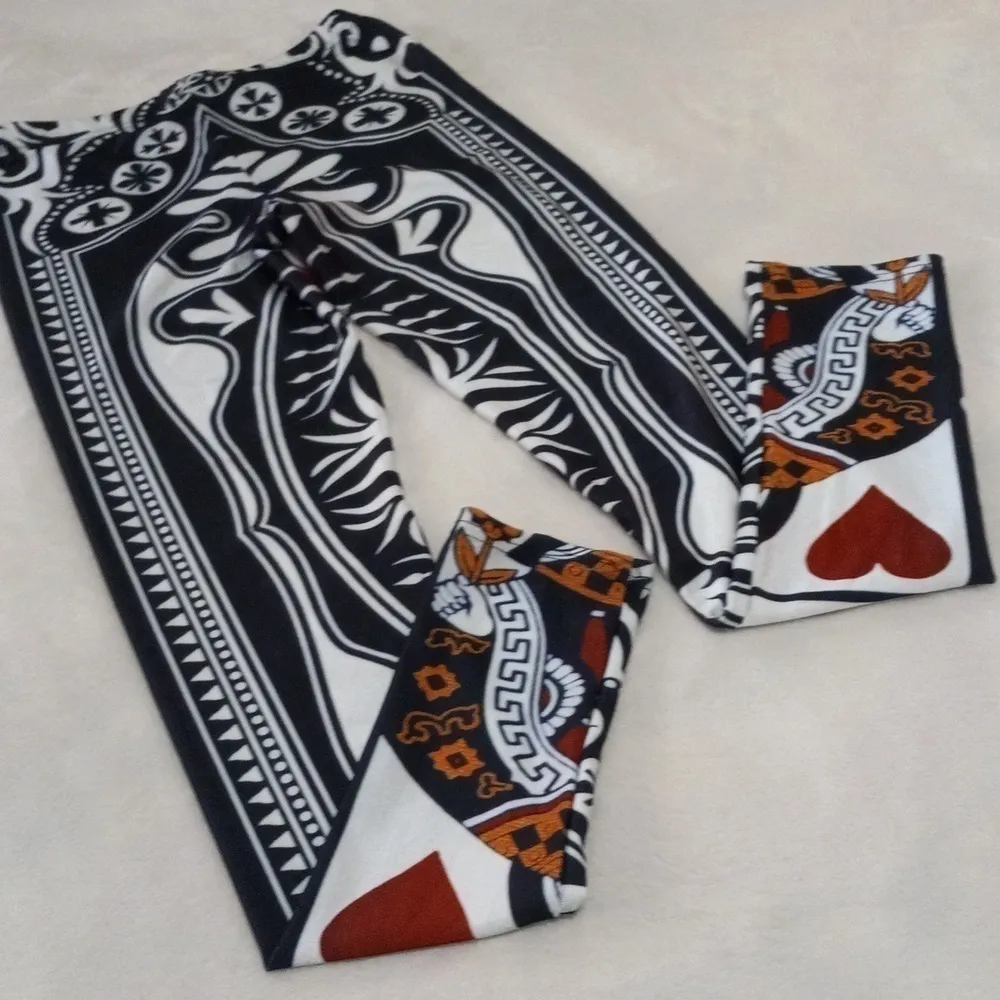 Blackmilk Style Casino Queen Of Hearts Reversible Stretch Leggings - Image 9