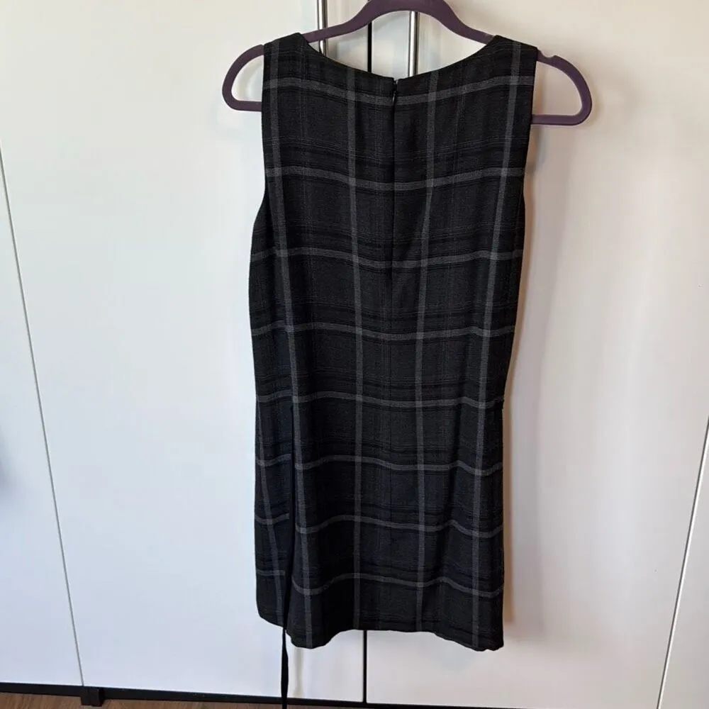 Kenneth Cole gingham print dress size 8 with zipper detailing on front - Image 3