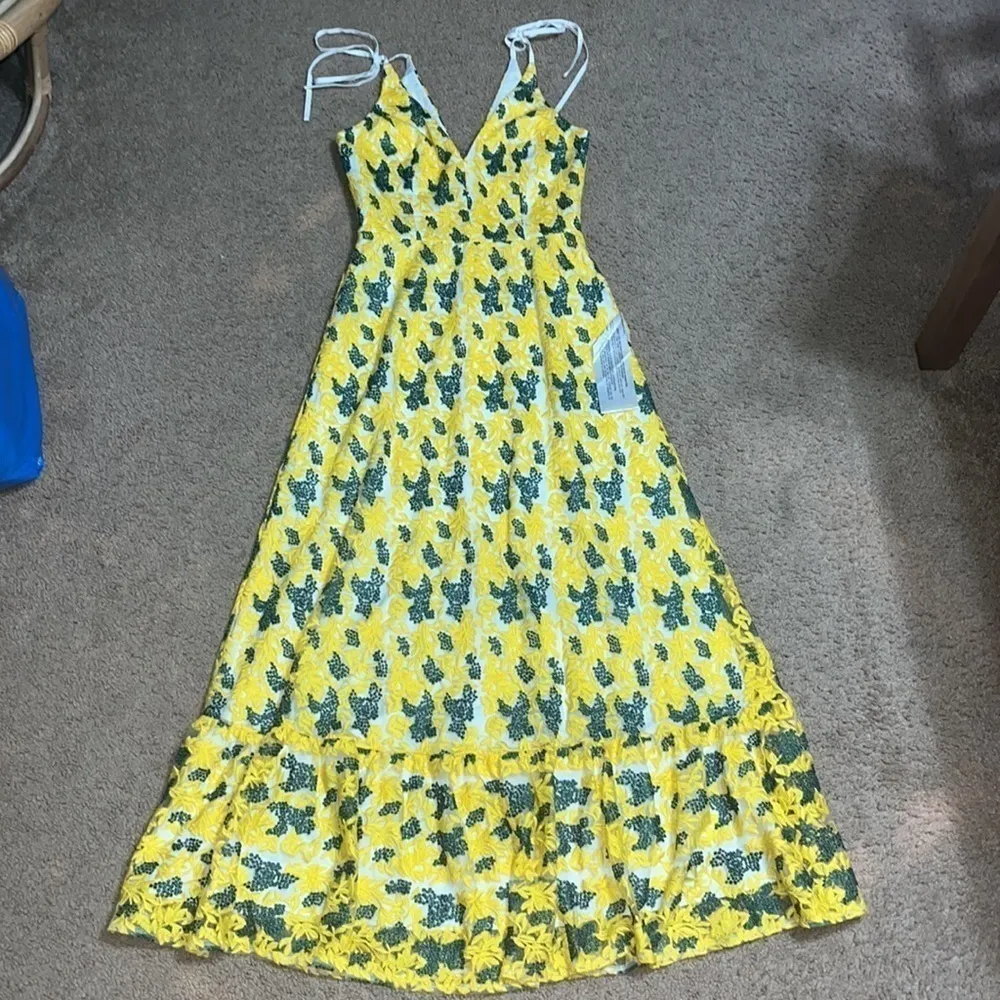 Dress the Population Sunny Floral Embroidery Tiered Dress Canary Yellow‎ Small - Image 5