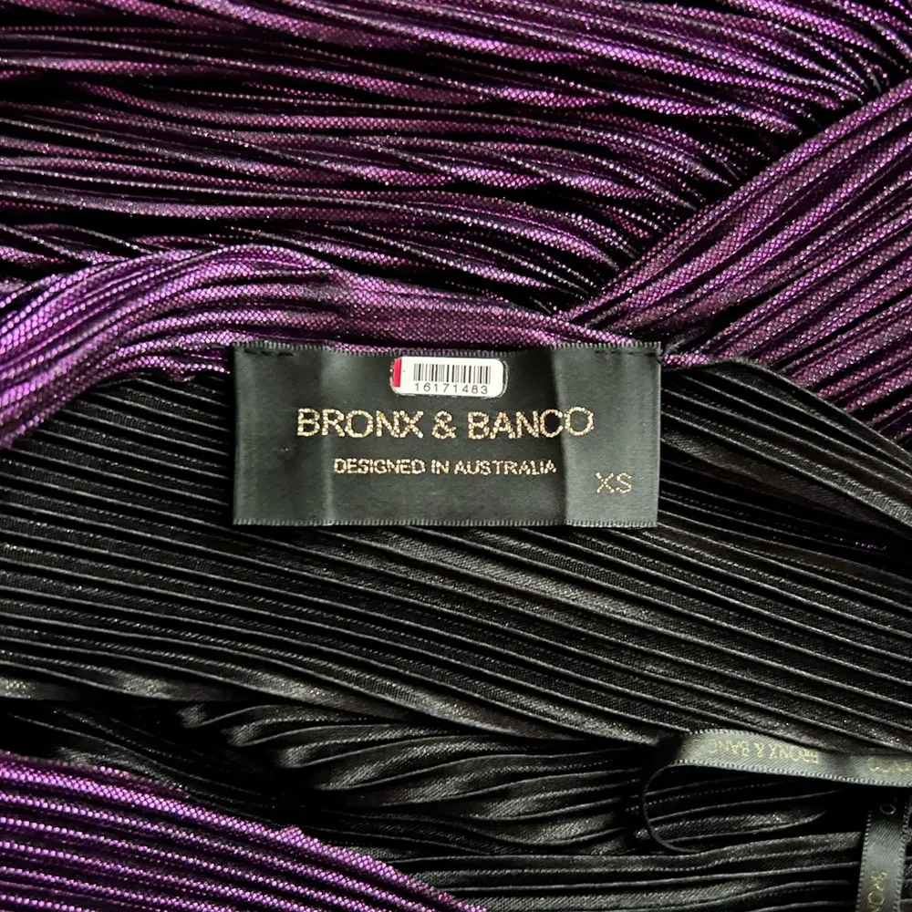 Bronx and Banco Women’s Florence Purple Metallic Pleated One Shoulder Gown Sz XS - Image 4