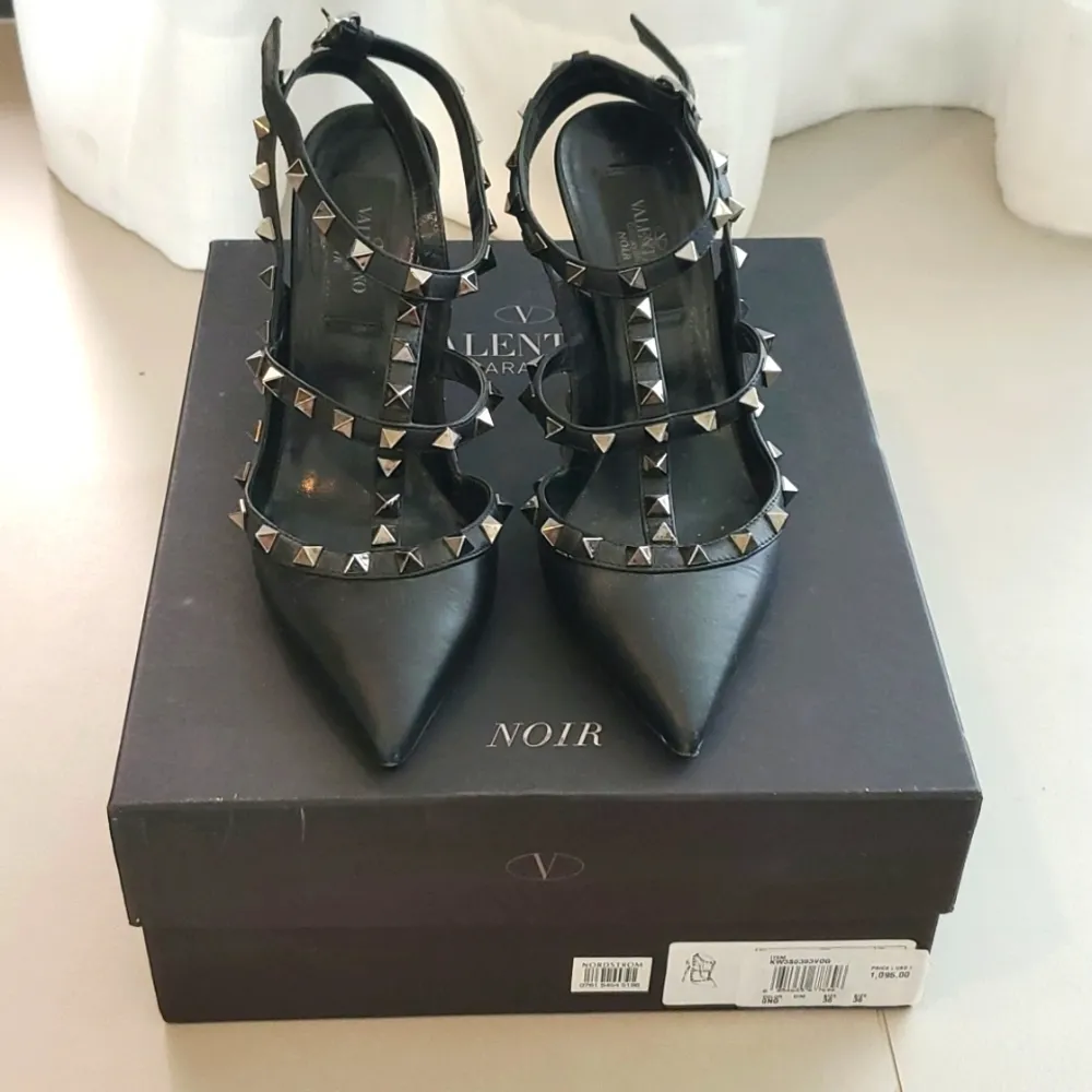 Valentino Garavani Black Rockstud Scrape - Image 2