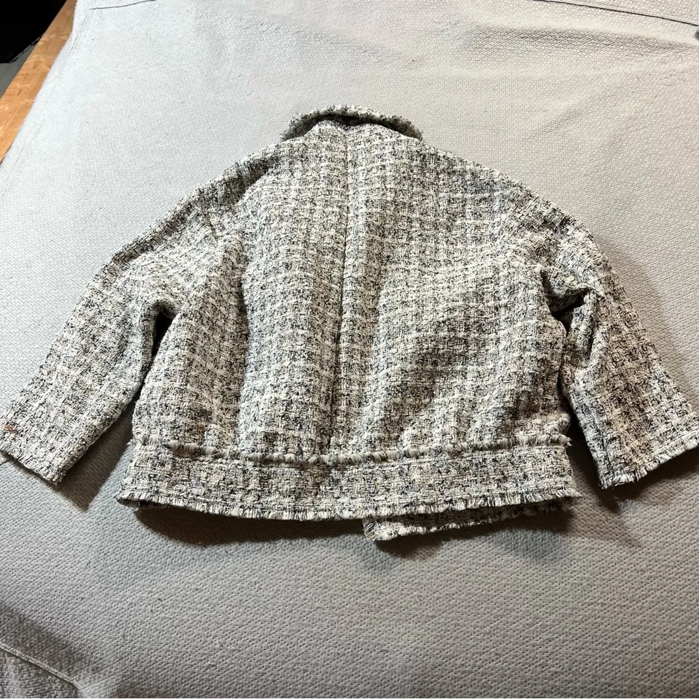 H&M Grey White Tweed Cargo Jacket Collared Size Medium EUC - Image 2