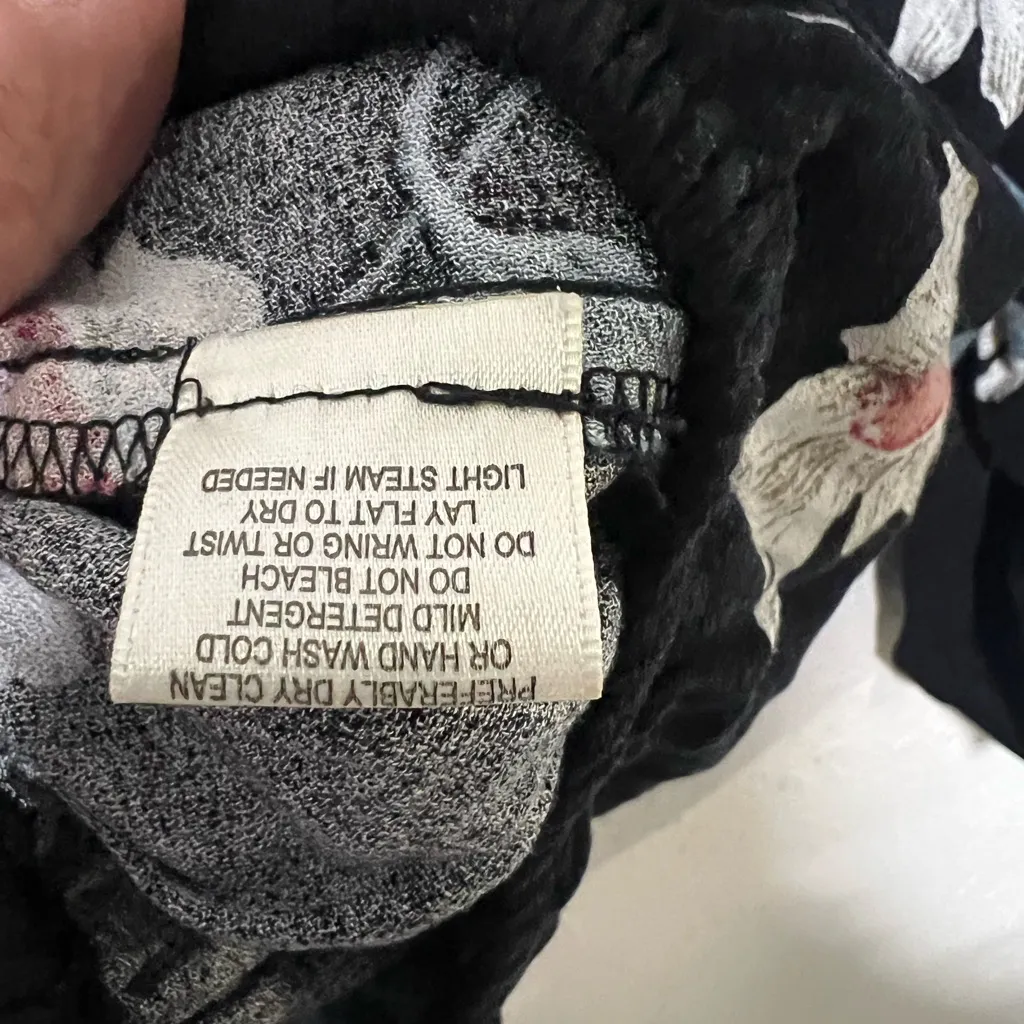 Lovestitch Black and White‎ Buttoned Relaxed Blouse - Image 4