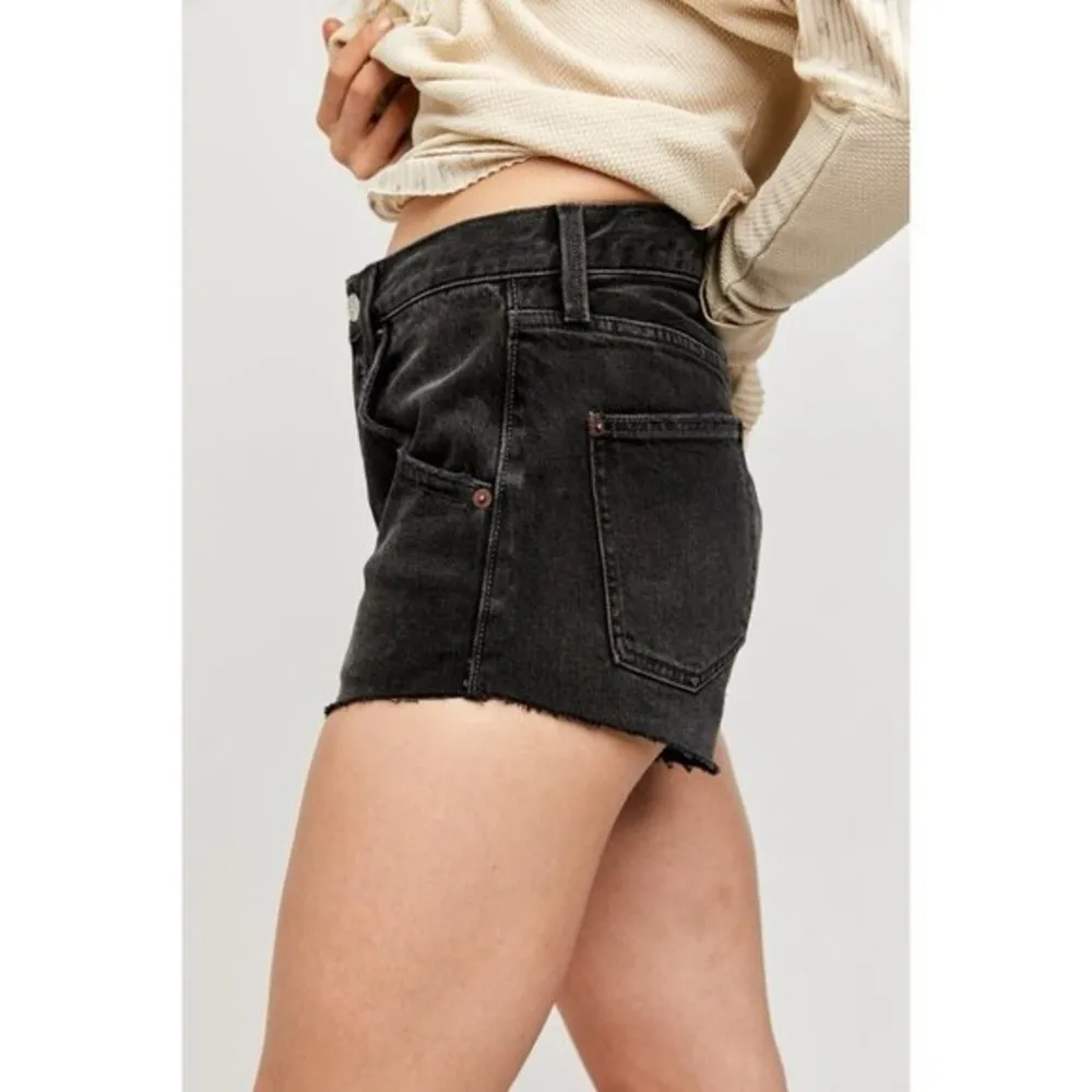 Free People Taliesin Washed Black Cut Off Shorts Size 25 - Image 6