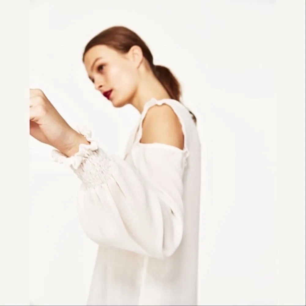 ✨HP✨ZARA FLOWING BLOUSE WITH BIB FRONT✨ - Image 4