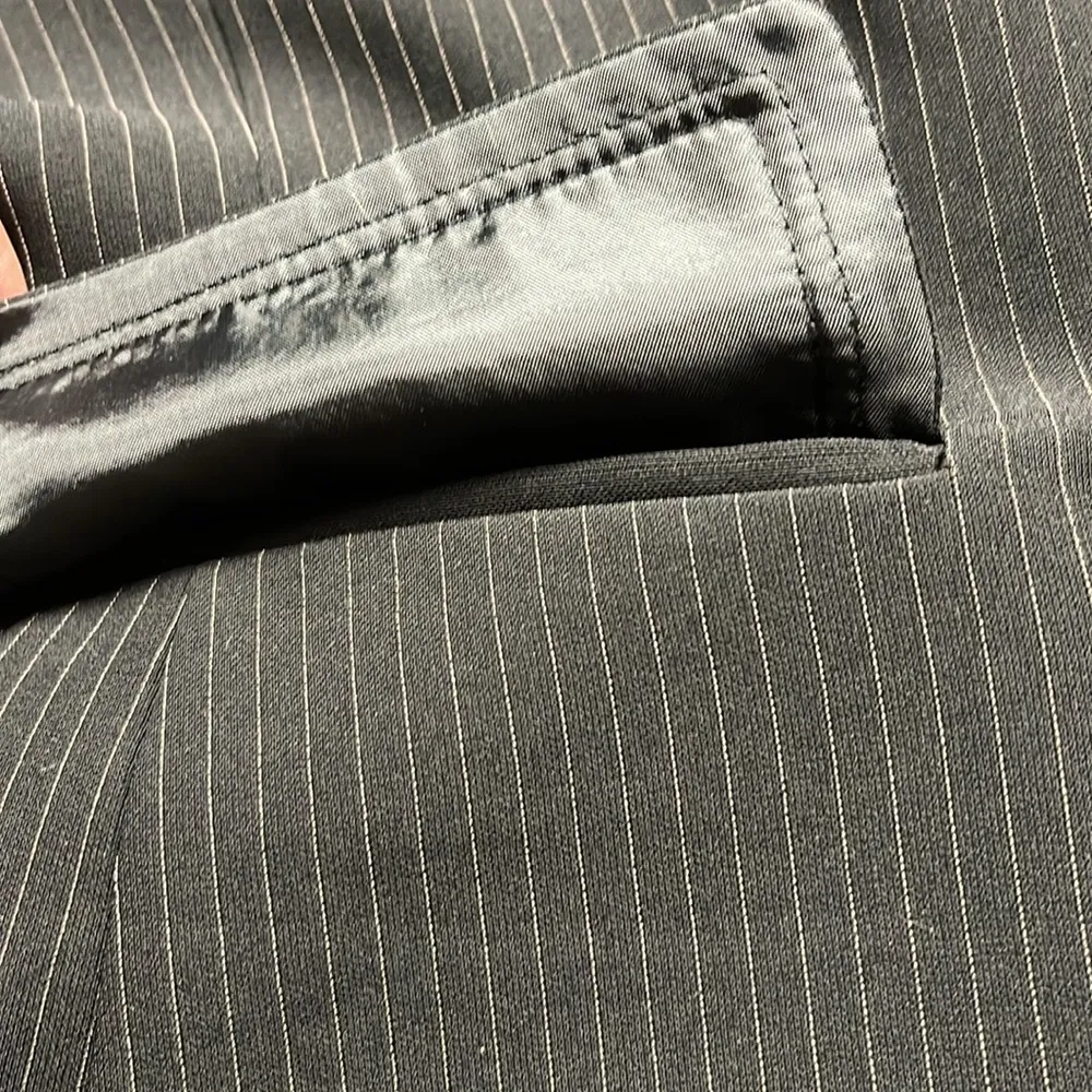 Tahari Arthur S. Levine Black Pinstripe Blazer Size 6 - Image 5