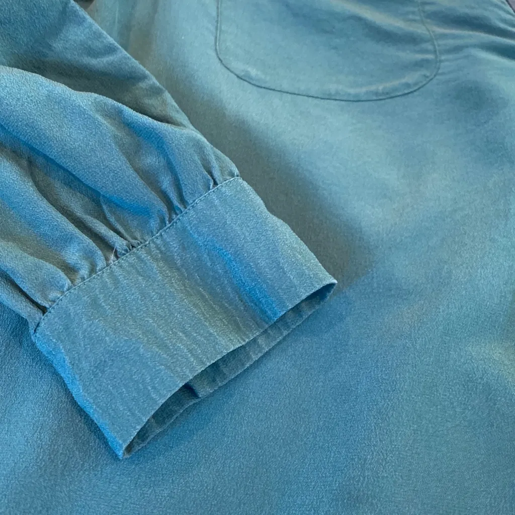 Joie Green Silk Pullover Blouse with Deep V-Neck Women’s Small - Image 8