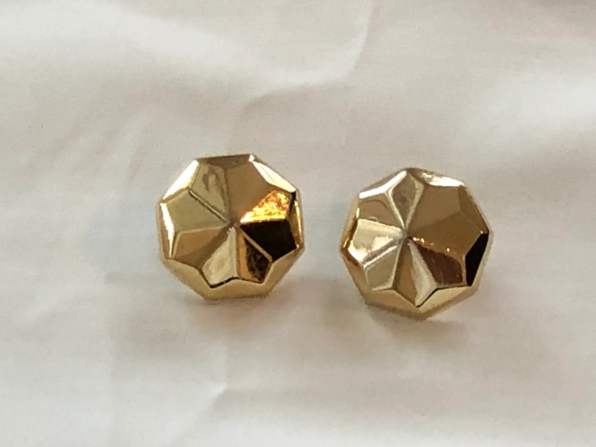 FABulous Vintage Pierced Earrings Faceted Gold Tone Metal Pointed Domes - Image 2