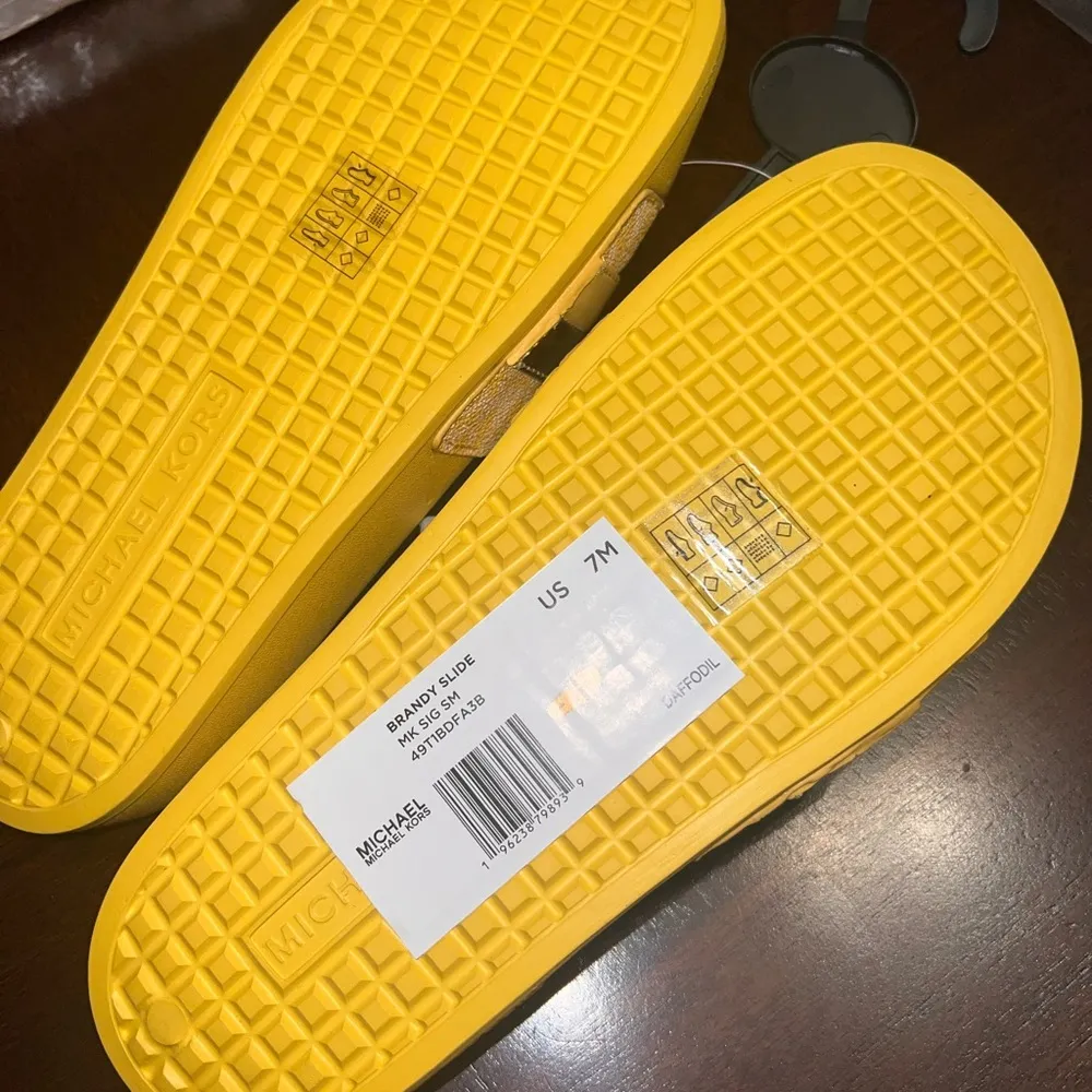 Brand: Michael Michael Kors
Michael Kors Brandy Slide Sandal - Image 5