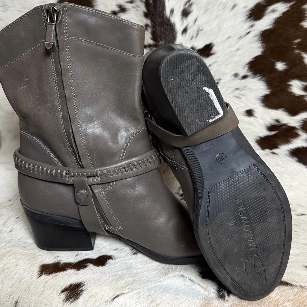 B. Makowsky Hudson Harness Boots Size 9 B15 Gray - Image 10
