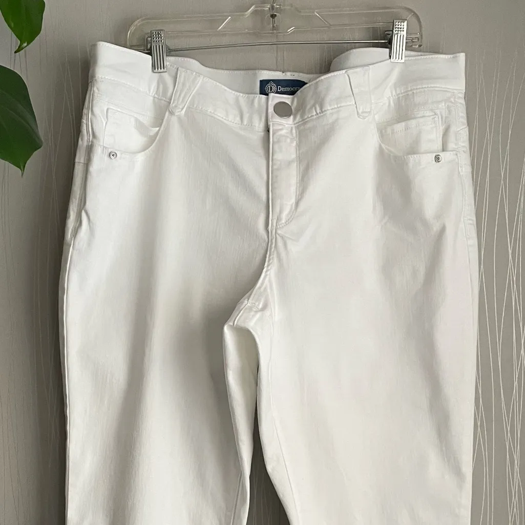 Democracy Jeans Womens 20W Absolution White - Image 2