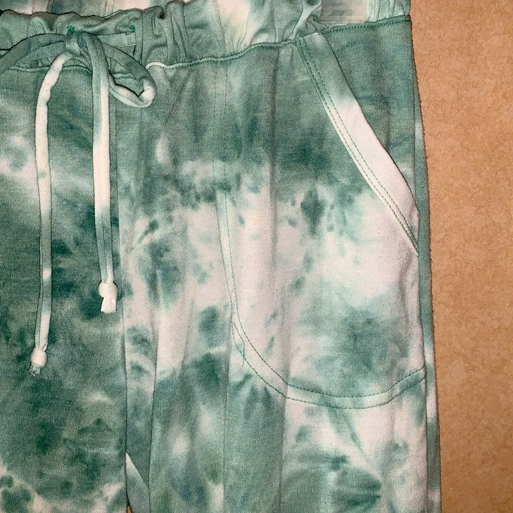 Oli Viv Tye - Image 3