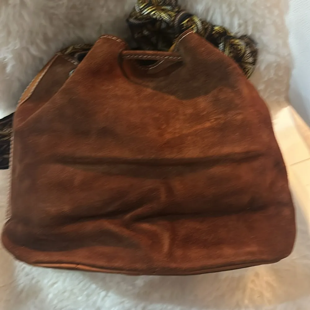 Dydaktik Rust Brown Suede Bohemian Bucket Shoulder or Crossbody Bag - Image 4
