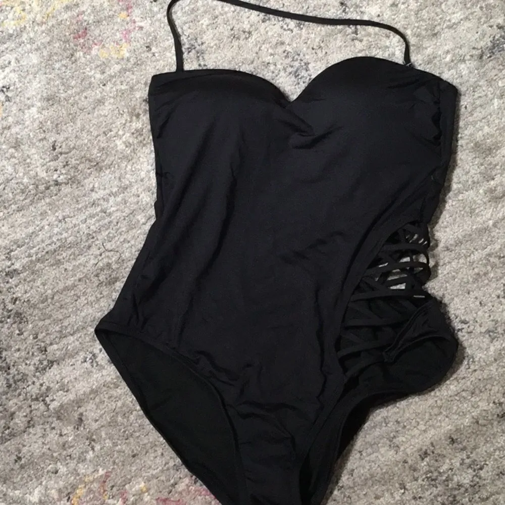 Kenneth Cole swimsuit black. - Image 3