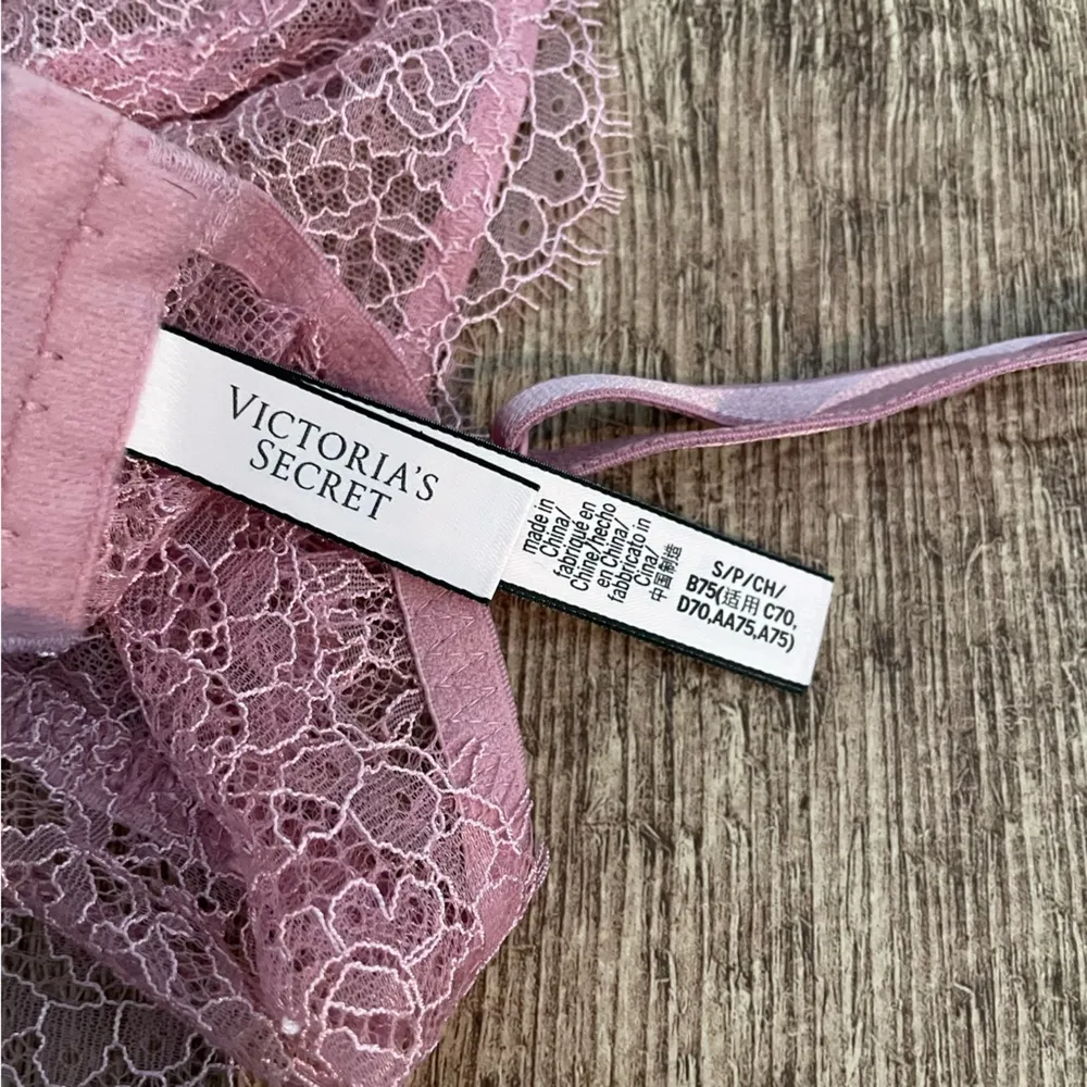 Victoria's Secret Light Pink Lace Bralette Size Small - Image 3