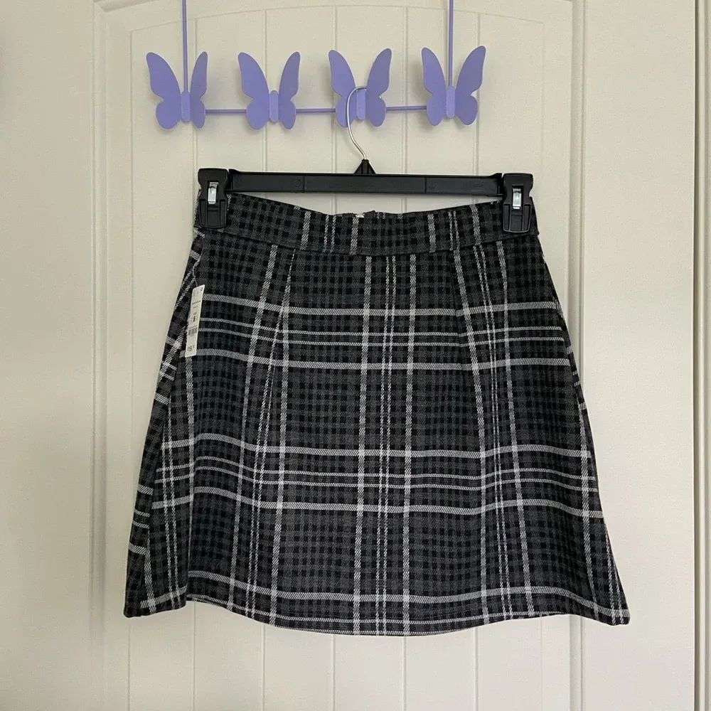 NWT | Ardene women’s‎ plaid zip up miniskirt — medium Black - Image 5