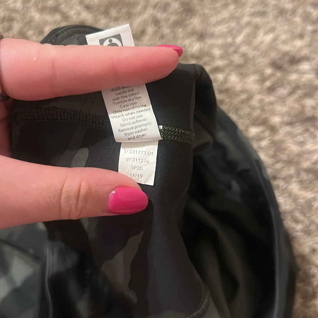 Athleta Ultimate 7/8 Tight Camo Legging XL - Image 5