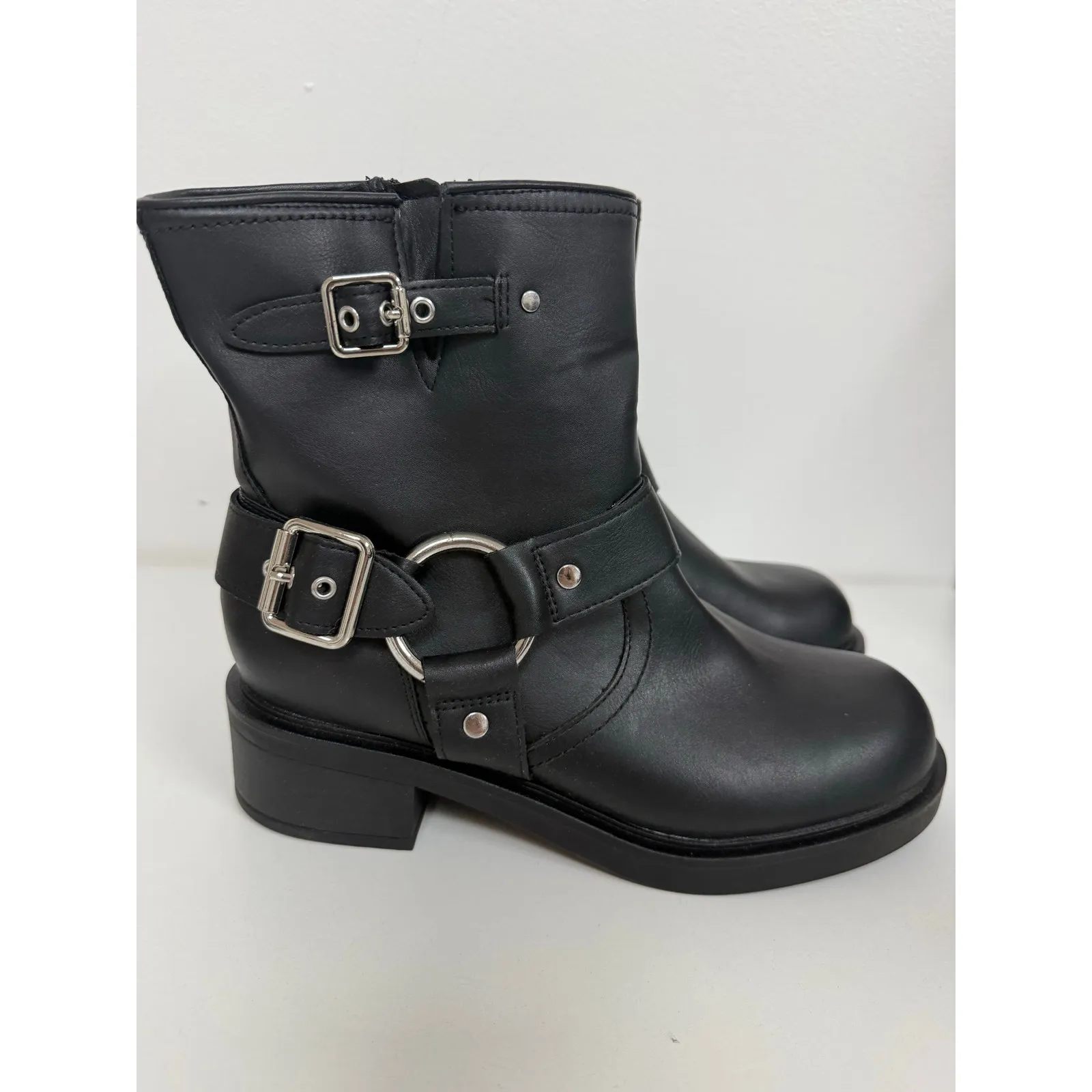 Universal Thread Women Connor Harness Buckle Ankle Boots Black 8 Memory Foam - Image 3