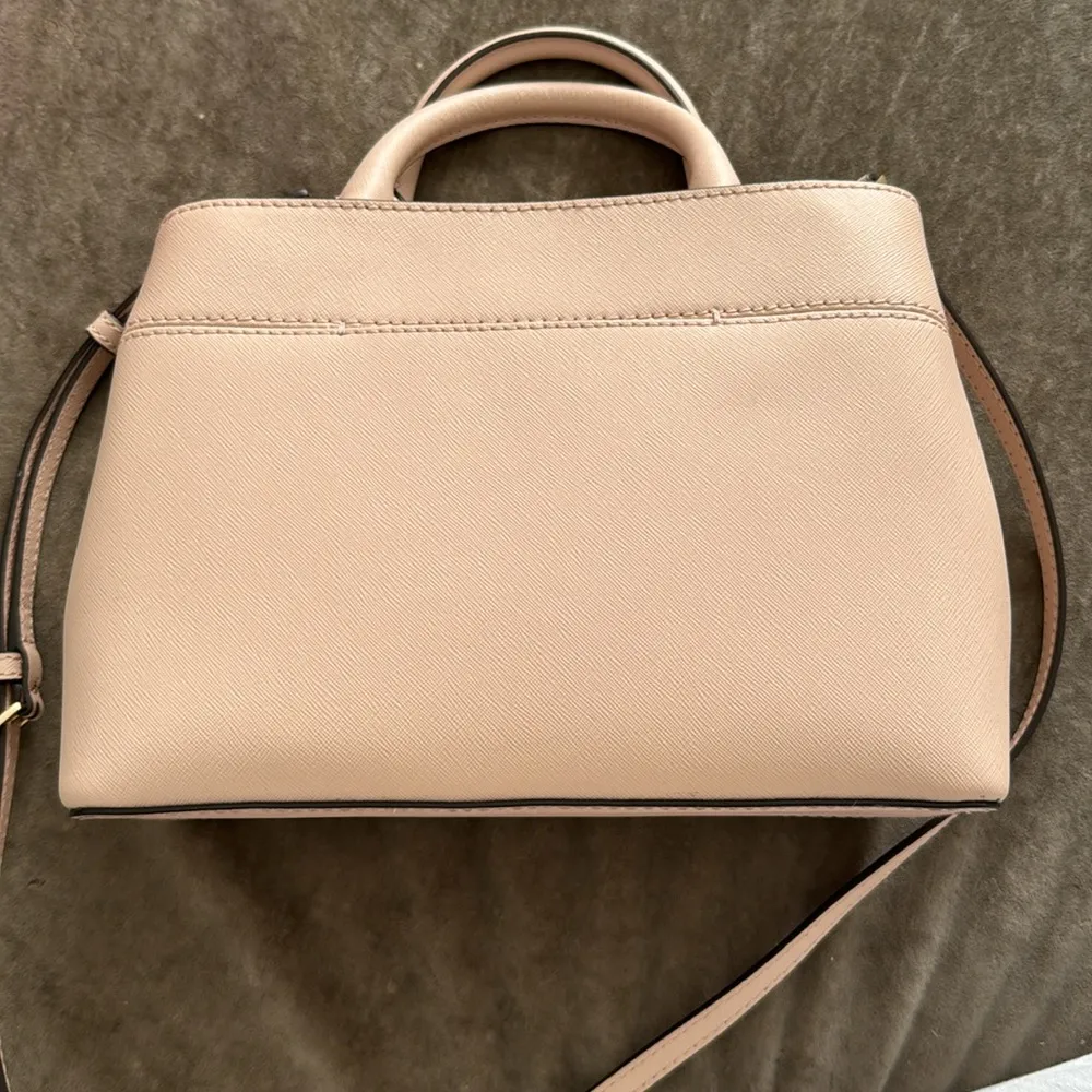 Hailee Small Saffiano Leather Satchel Crossbody Bag. Color- blush - Image 7